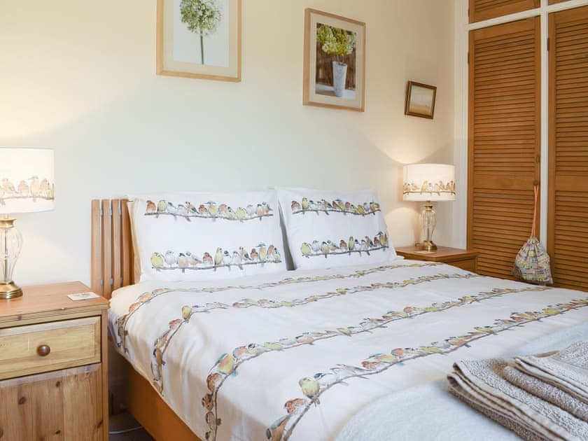 Relaxing en-suite master bedroom | South House, Lathones, near St Andrews