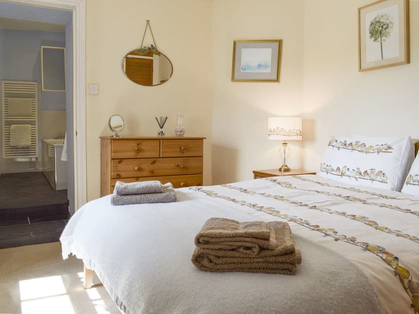 Peaceful en-suite master bedroom | South House, Lathones, near St Andrews