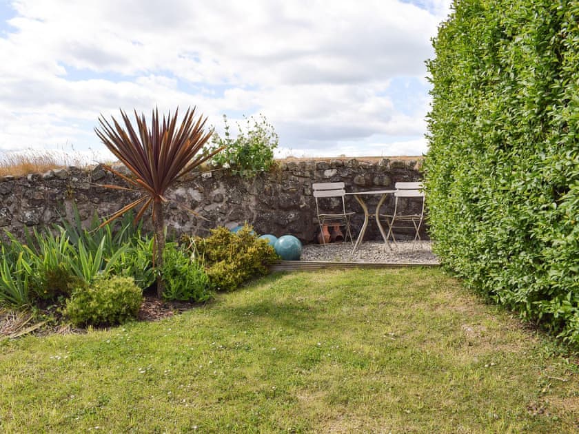 Lawned garden with outdoor seating area | South House, Lathones, near St Andrews