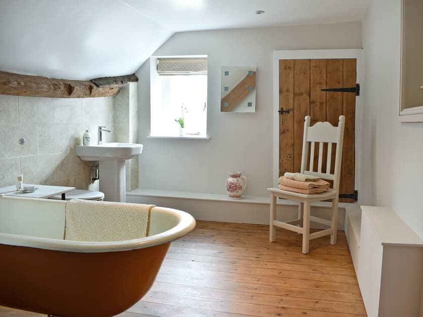 Well presented bathroom | The Farmhouse - Round Chimneys Farm, Glanvilles Wootton, near Sherborne