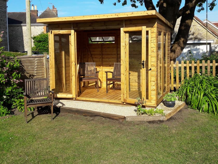 Useful summerhouse | Churchview House, Winterbourne Abbas, near Dorchester