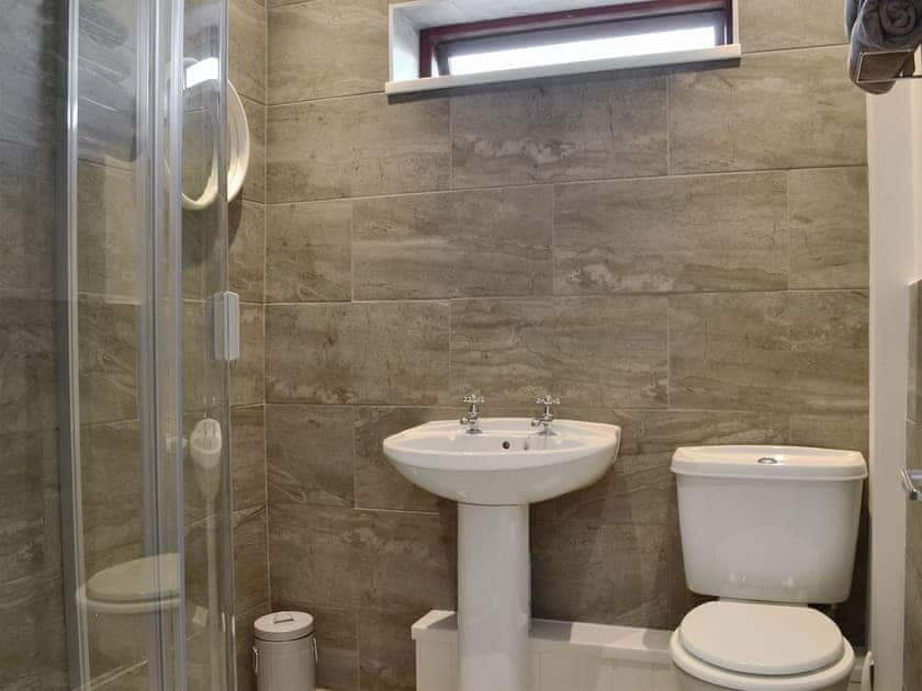 Well presented shower room | Ashover Lodge, Towyn, near Rhyl 