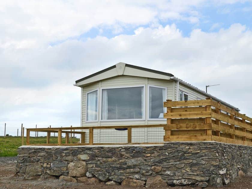 Wonderful, detached lodge | Porthdy Crey r Wen - Neuadd Wen Cottages, Llanfachraeth, near Holyhead