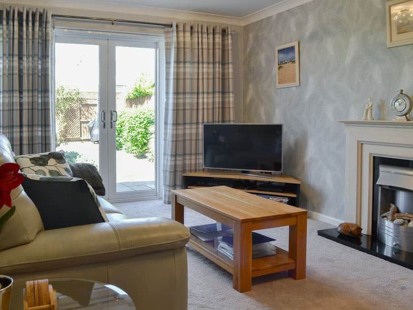 Light and airy living room | Coastal Dream, Mudeford, near Christchurch