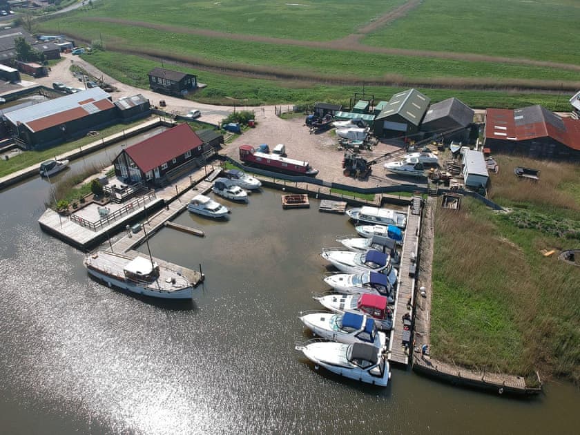 Fantastic surrounding area | Moorings House - Moorings House & Reed View, St Olaves, near Beccles