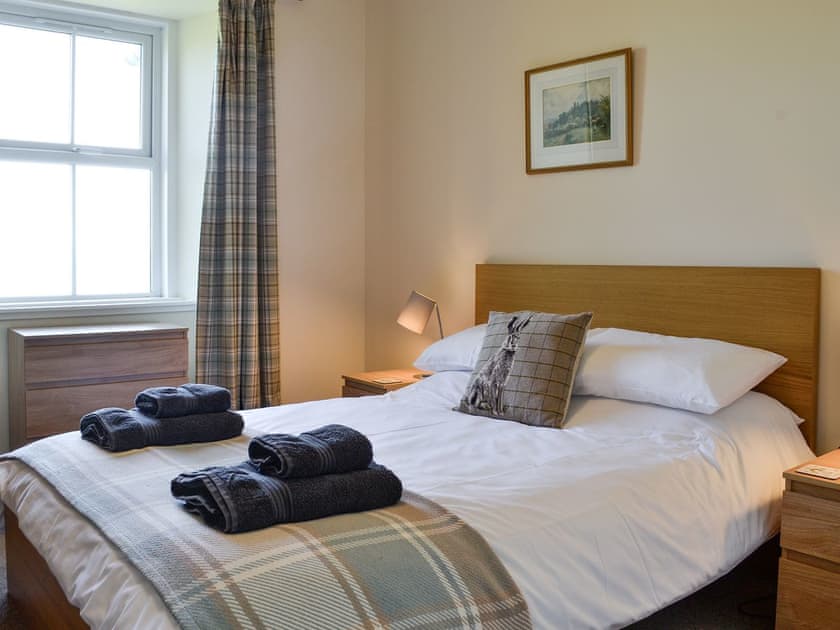 Double bedroom | Easter Rattray Cottages: Clayhills Cottage - Easter Rattray Cottages, Blairgowrie