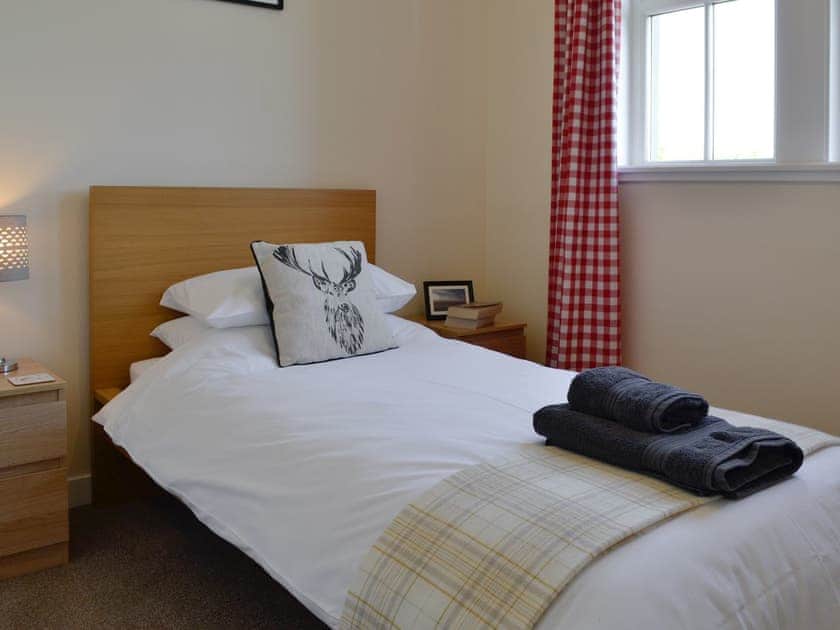 Single bedroom | Easter Rattray Cottages: Clayhills Cottage - Easter Rattray Cottages, Blairgowrie