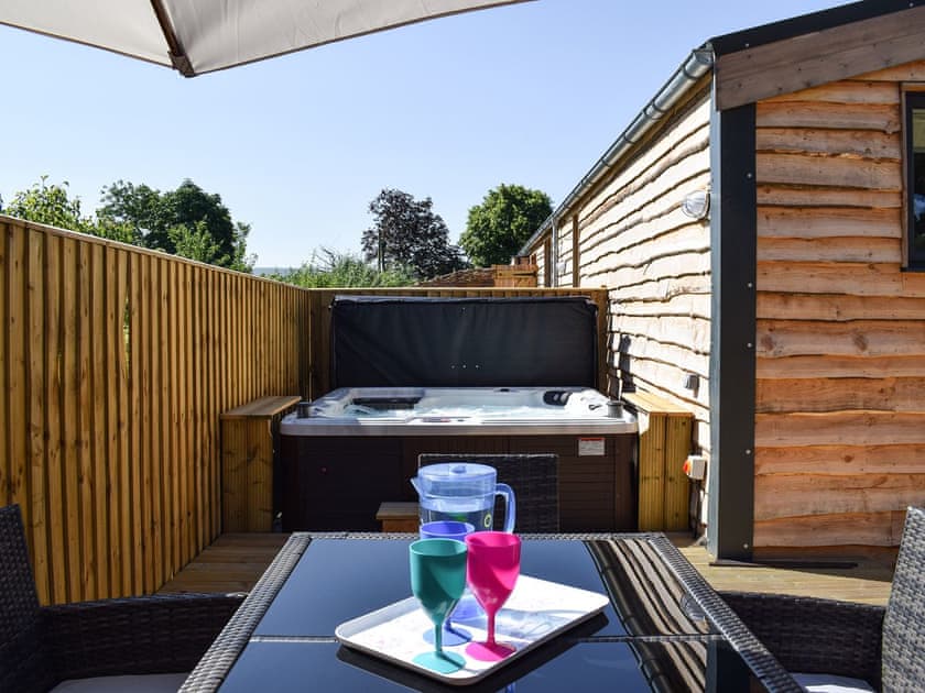 Hot tub | Madeline Angevine - Rossiter’s Vineyard Barn, Wellow, near Yarmouth