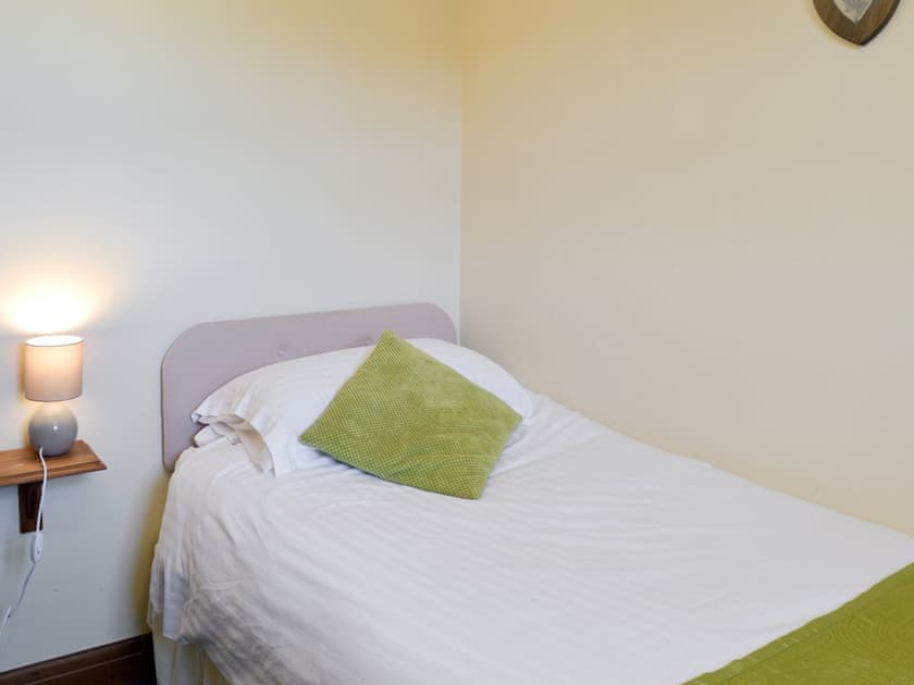 Comfortable single bedroom | Clydesdale Cottage - Marton Manor Cottages, Sewerby, near Bridlington