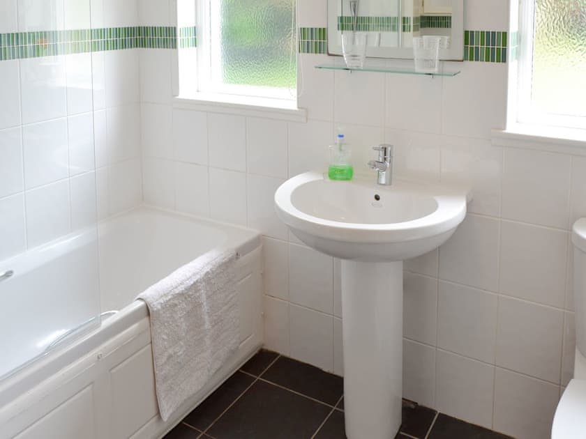 Family bathroom with shower over bath | Tucstan, Constantine, near Falmouth