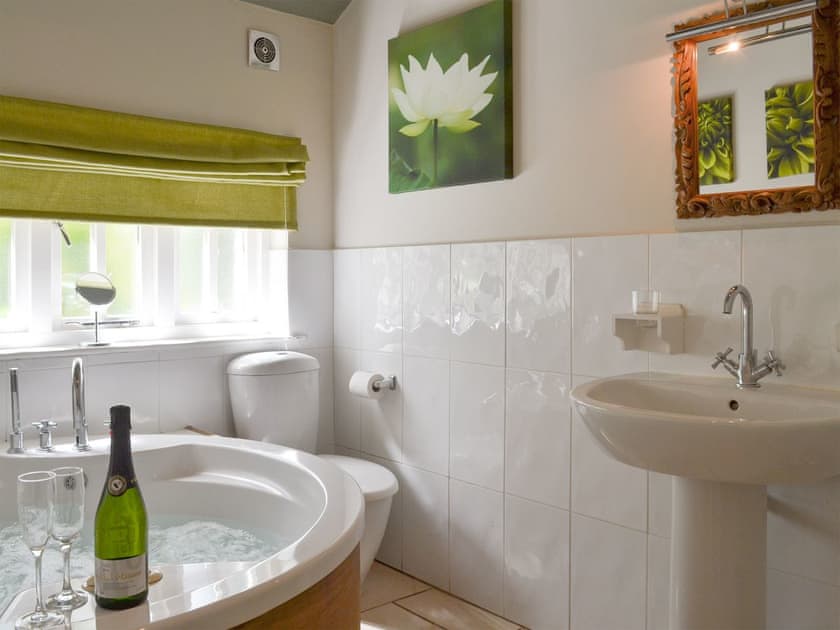 Luxurious bathroom | The Dove Cot, The Dove Cot & Annexe - The Dove C, Clappersgate, near Ambleside