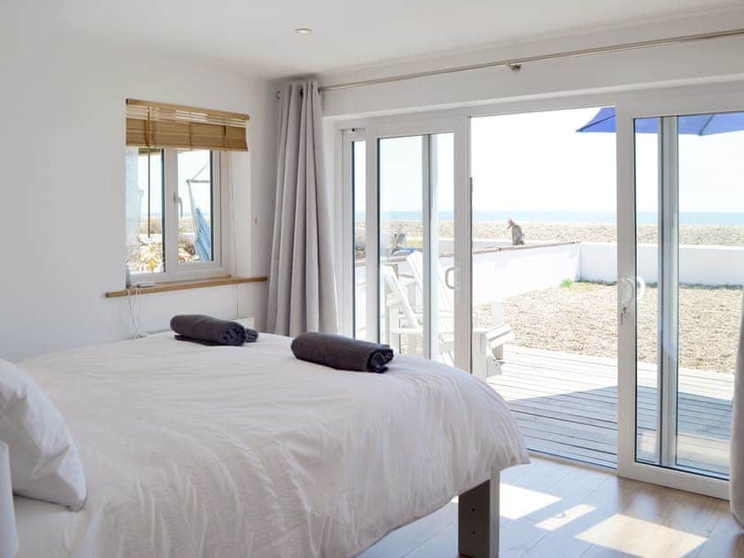 Peaceful Master bedroom with Patio door to patio | Salty Lodge, Hayling Island