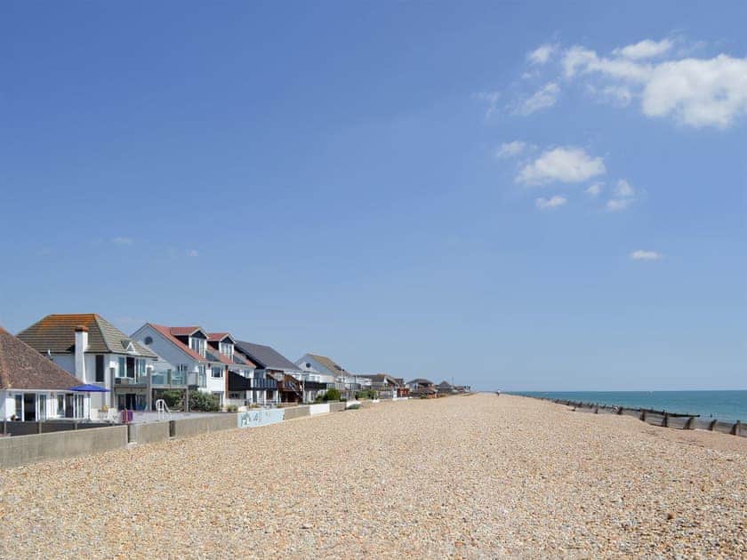 Perfect beachside location | Salty Lodge, Hayling Island