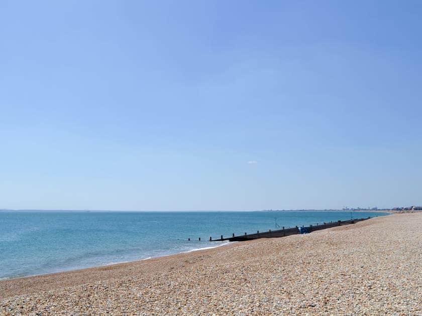 Picturesque views along the beach | Salty Lodge, Hayling Island