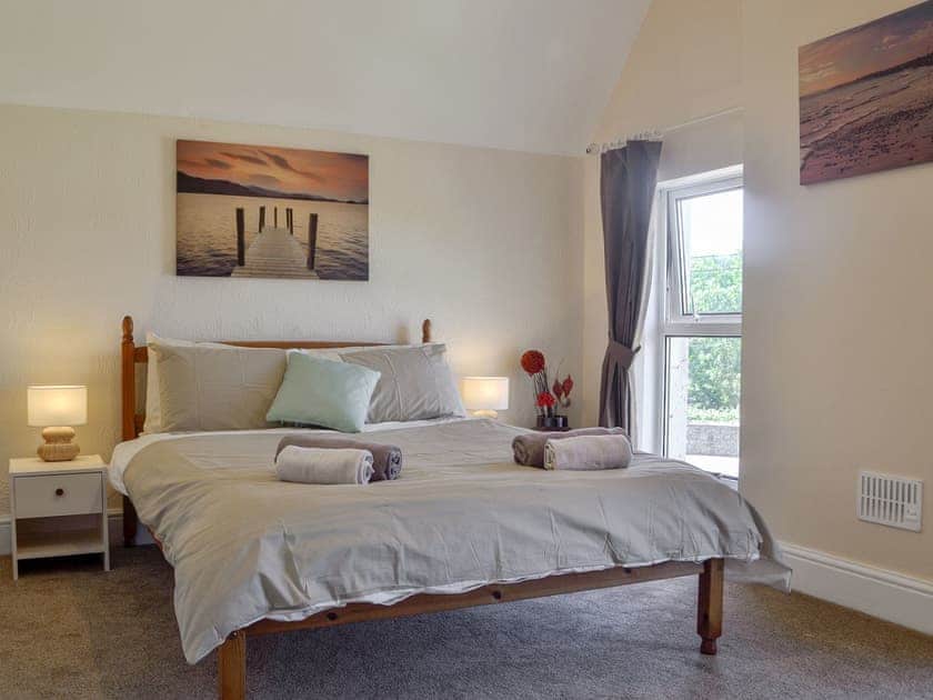 Well presented double bedroom | Ty Draw, Garnant, near Ammanford