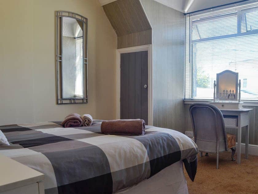 Well presented double bedroom | Ty Draw, Garnant, near Ammanford