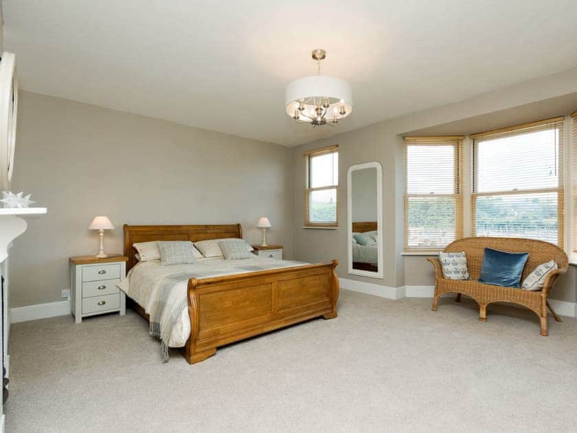 Light and airy double bedroom | Kings View, Dartmouth