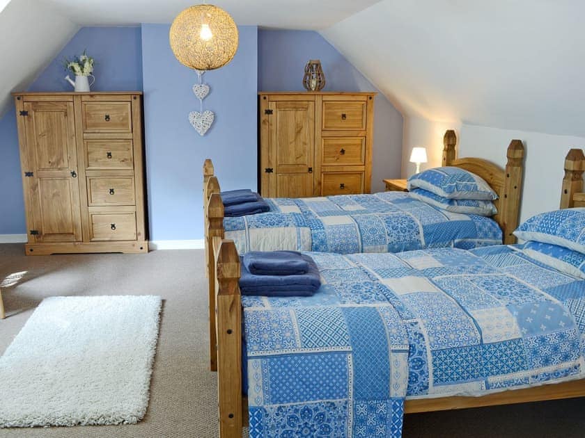 Charming twin bedroom | Garden Cottage, Tain