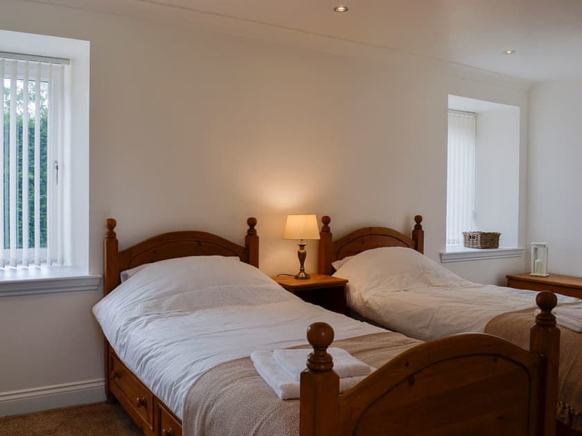 Twin bedded room | Kirroughtree Steading 1 - Kirroughtree Steading Holidays, Newton Stewart