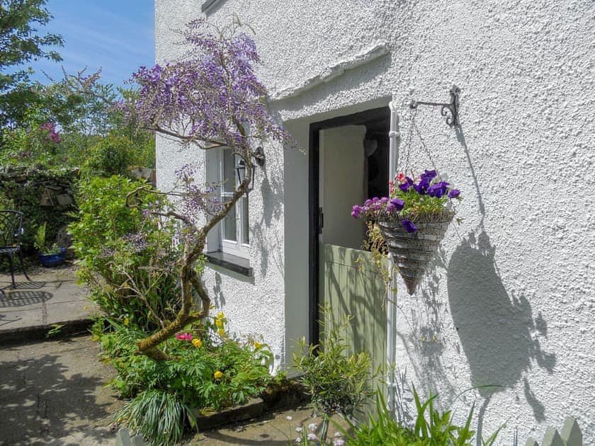 Charming holiday home | Cragg Cottage, Bouth, Newby Bridge