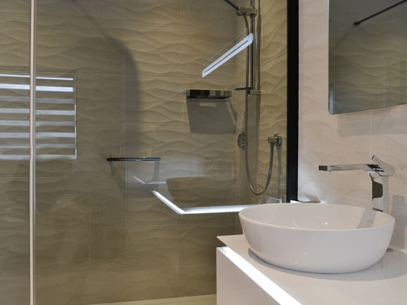Luxurious shower room | Fernhill Cottage, Oxenhope, near Haworth