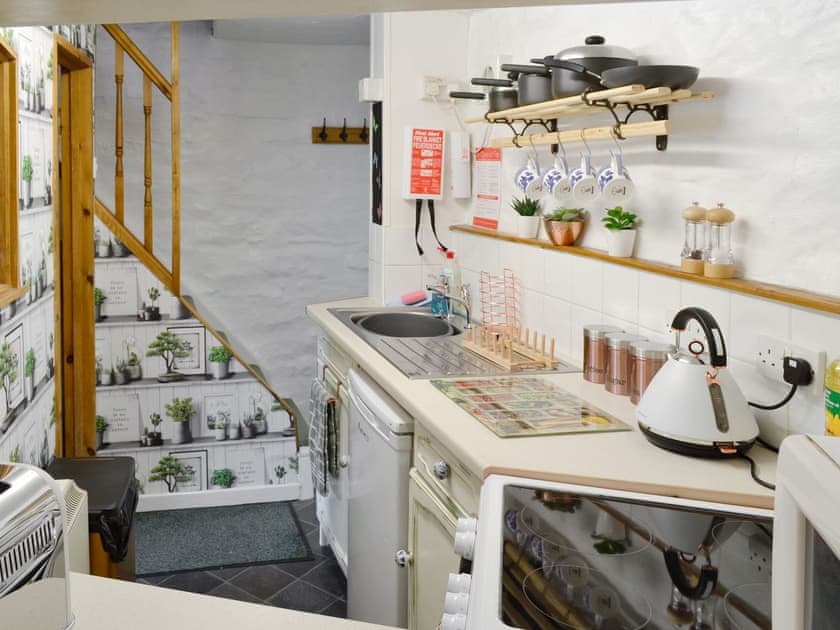 Fully equipped fitted kitchen | Bron Elan, Bron Elan, Dolwyddelan, near Betws-y-Coed