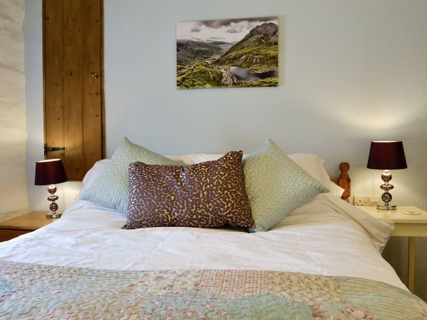 Relaxing double bedroom | Bron Elan, Bron Elan, Dolwyddelan, near Betws-y-Coed