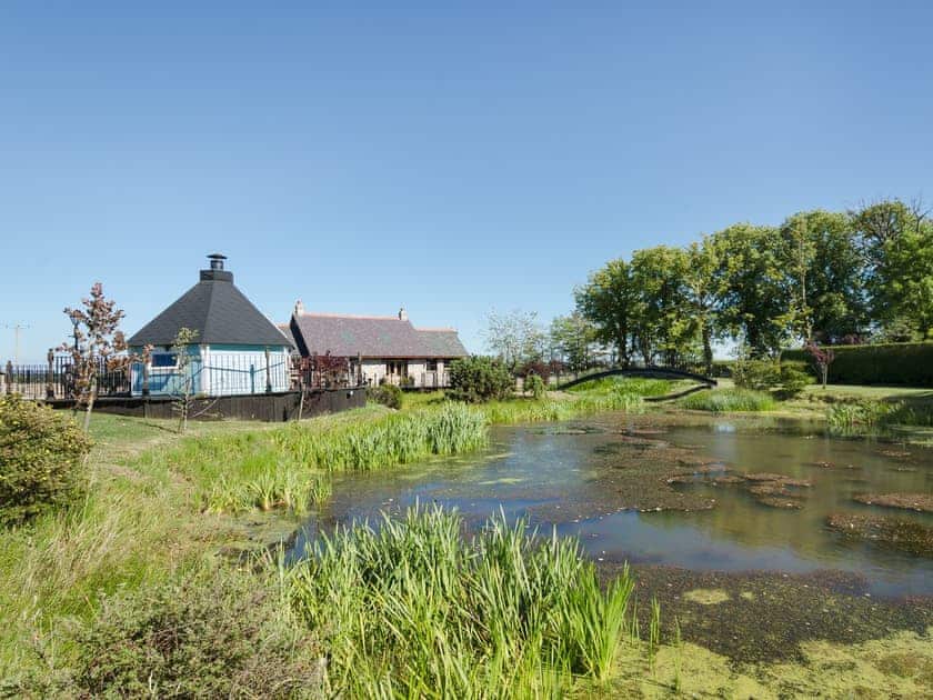 Beautiful gardens and grounds | Tennox Parlour - Tennox Farm, Kilbirnie