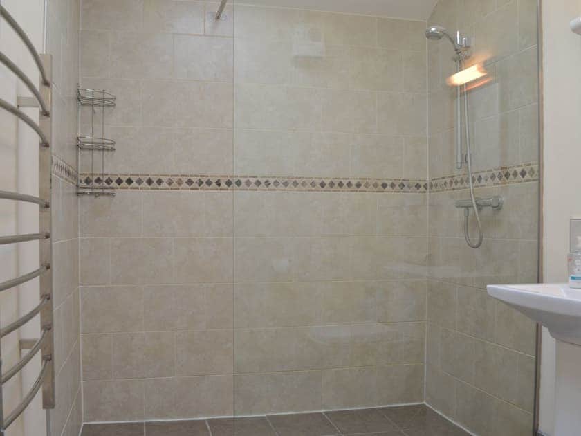 Shower room | Welly’s Wallow, St Kew, near Port Isaac