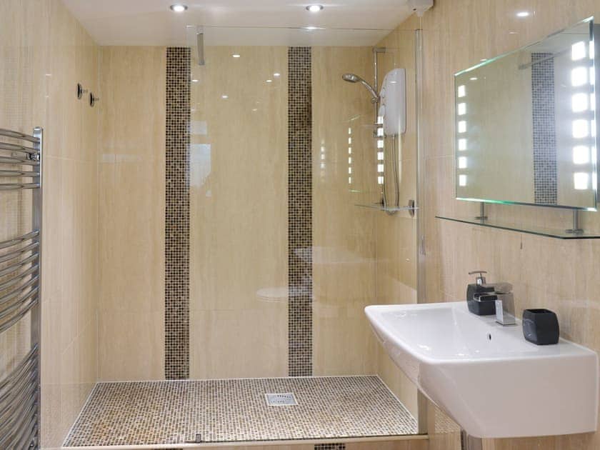 Good-sized modern shower room | Old Church School, Plympton, near Plymouth