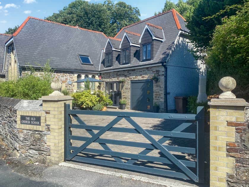 Attractive holiday home with private parking for 1 car | Old Church School, Plympton, near Plymouth