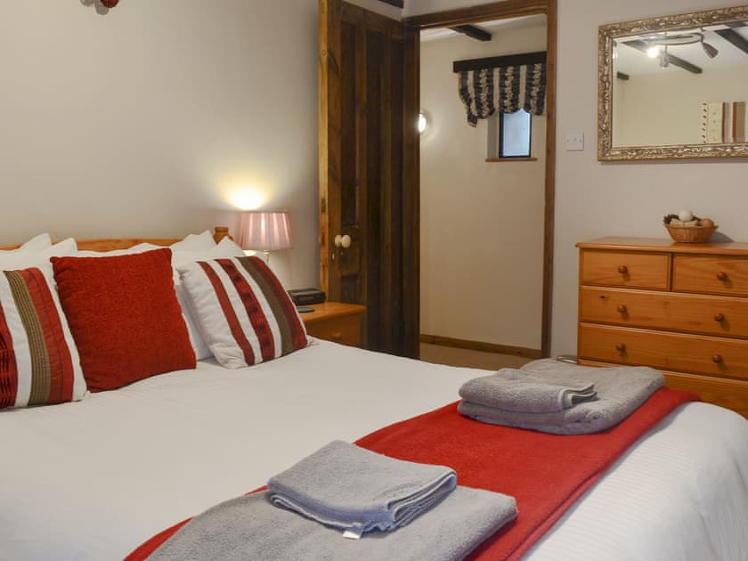 Comfy double bedroom | Moorview Cottage, Cudlipptown, near Tavistock