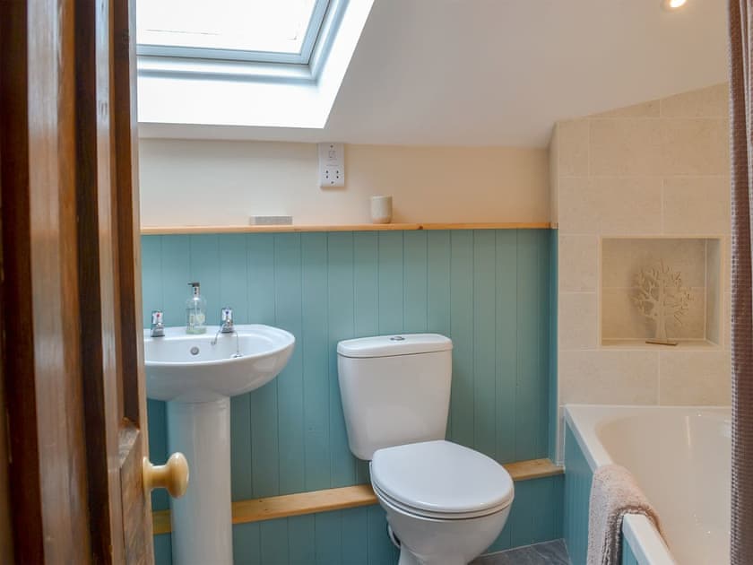 Bathroom | Moorview Cottage, Cudlipptown, near Tavistock