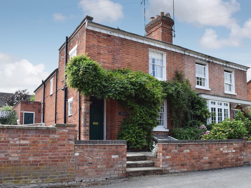 Beautifully appointed Victorian cottage | Bay Tree Cottage, Alveston, Stratford-upon-Avon
