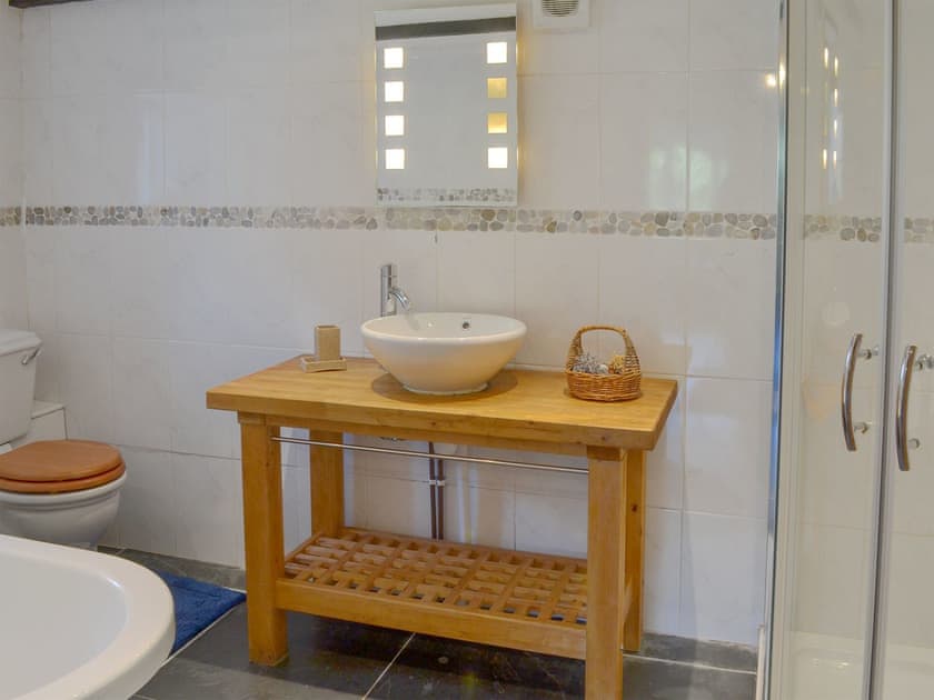 Bathroom | Wallhouse Barn, Bodmin