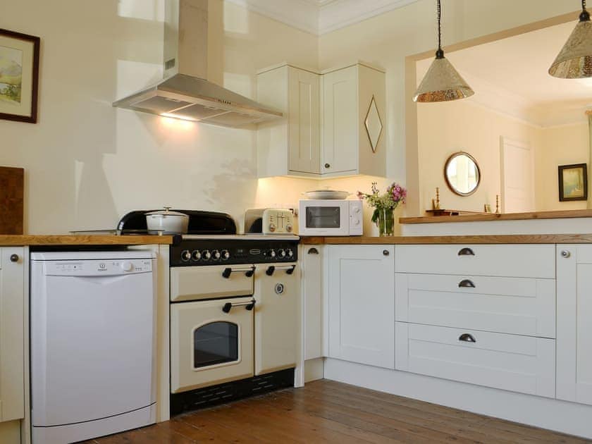 Well equipped kitchen | Bayview, Carradale