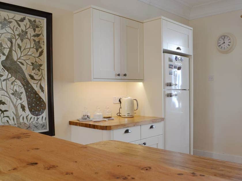 Well equipped kitchen | Bayview, Carradale