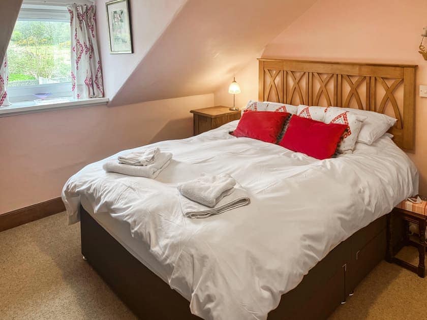 The cosy Pink Room with Kingsize bed | Bayview, Carradale