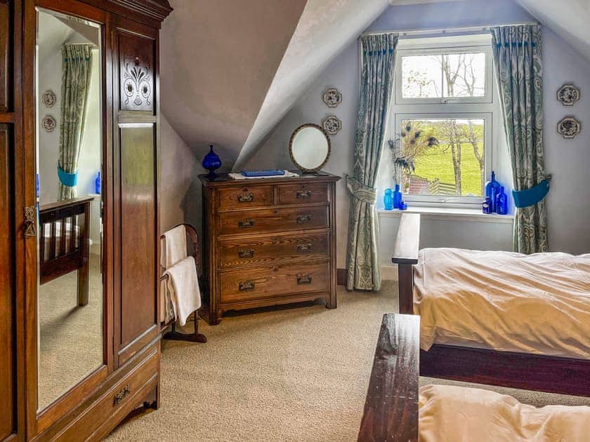 Spacious Blue room | Bayview, Carradale