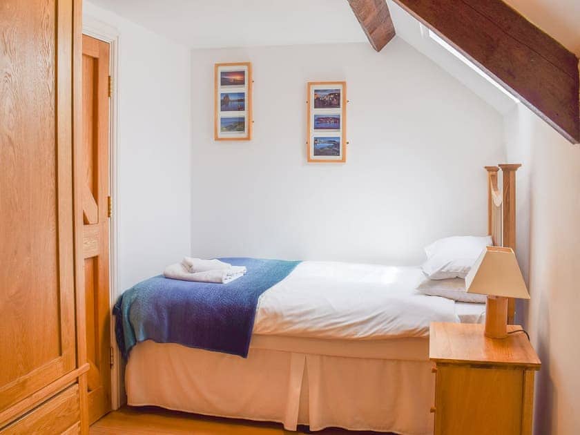 Welcoming twin bedded room | The Granary - Millinder House, Westerdale, near Castleton