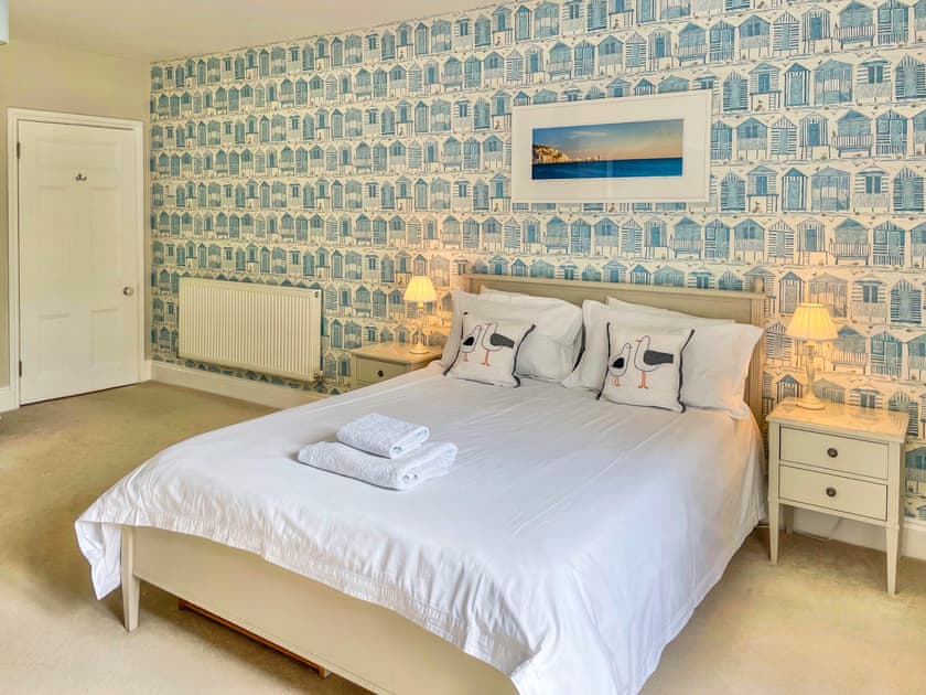 Light and bright double bedroom | Little Grosvenor, Ventnor