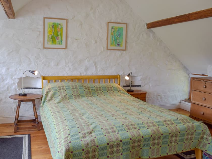 Well presented double bedroom | Lordship FarmhousePottery, Wolfscastle, near Haverfordwest