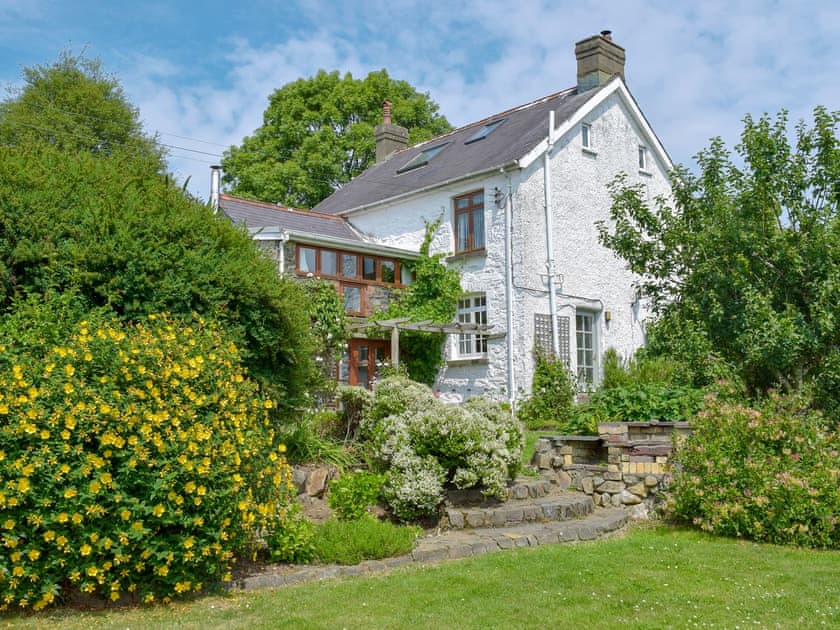 Attractive garden | Lordship FarmhousePottery, Wolfscastle, near Haverfordwest