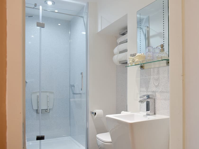 En-suite shower room | Rosedale, Richmond