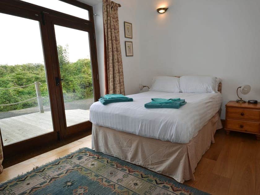 Charming double bedroom | The Old Signal House, Niton, near Blackgang