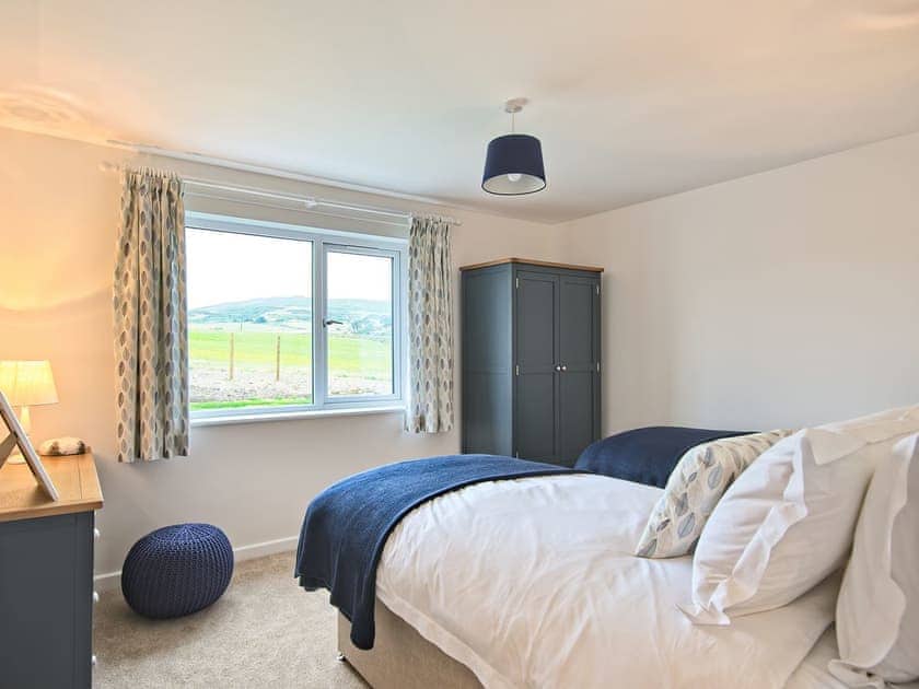 Welcoming twin bedroom | Curlew Cottage, Mossyard, near Gatehouse of Fleet