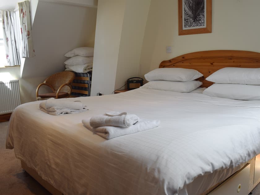 Double bedroom with en-suite | Bosuns Cottage, Whitby 