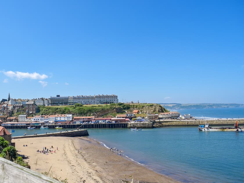 Beautiful surrounding beach/ coastline | Bosuns Cottage, Whitby 
