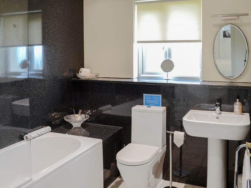 Bathroom | Lobster Ponds, Helmsdale