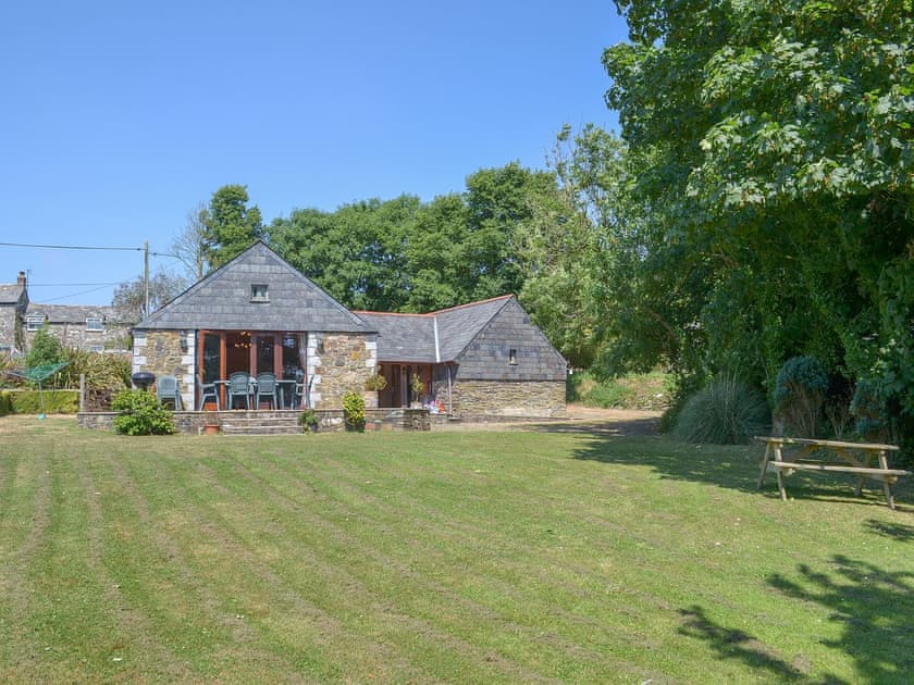 Lovely large holiday accommodation for the whole family | Coachmans Retreat, Pennytinney, St Kew
